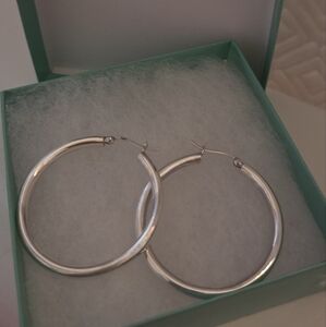 Chic Silver Hoop Earrings